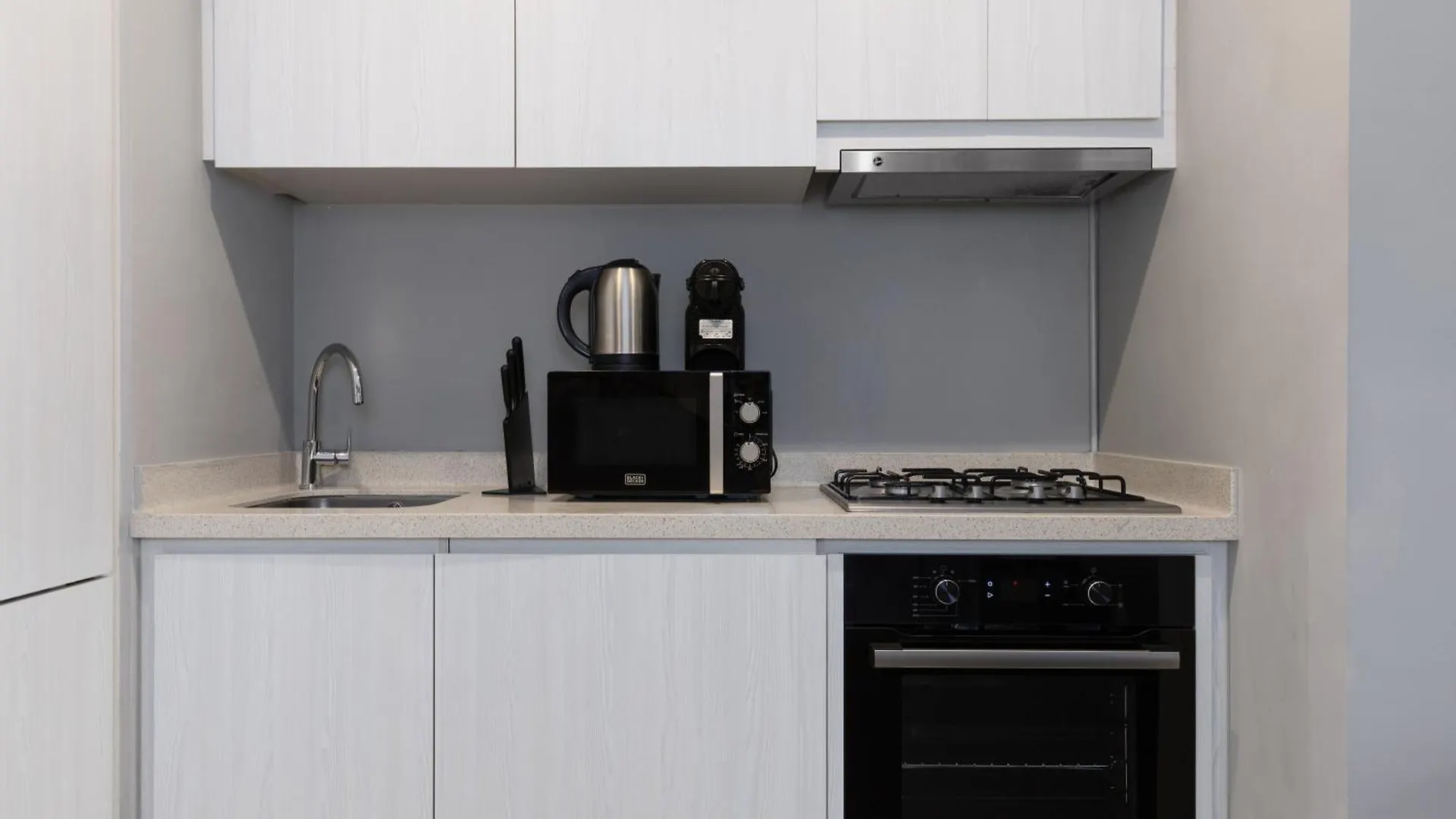 Διαμέρισμα Waves - Modern Apt With Balcony & Canal View In Business Bay Ντουμπάι