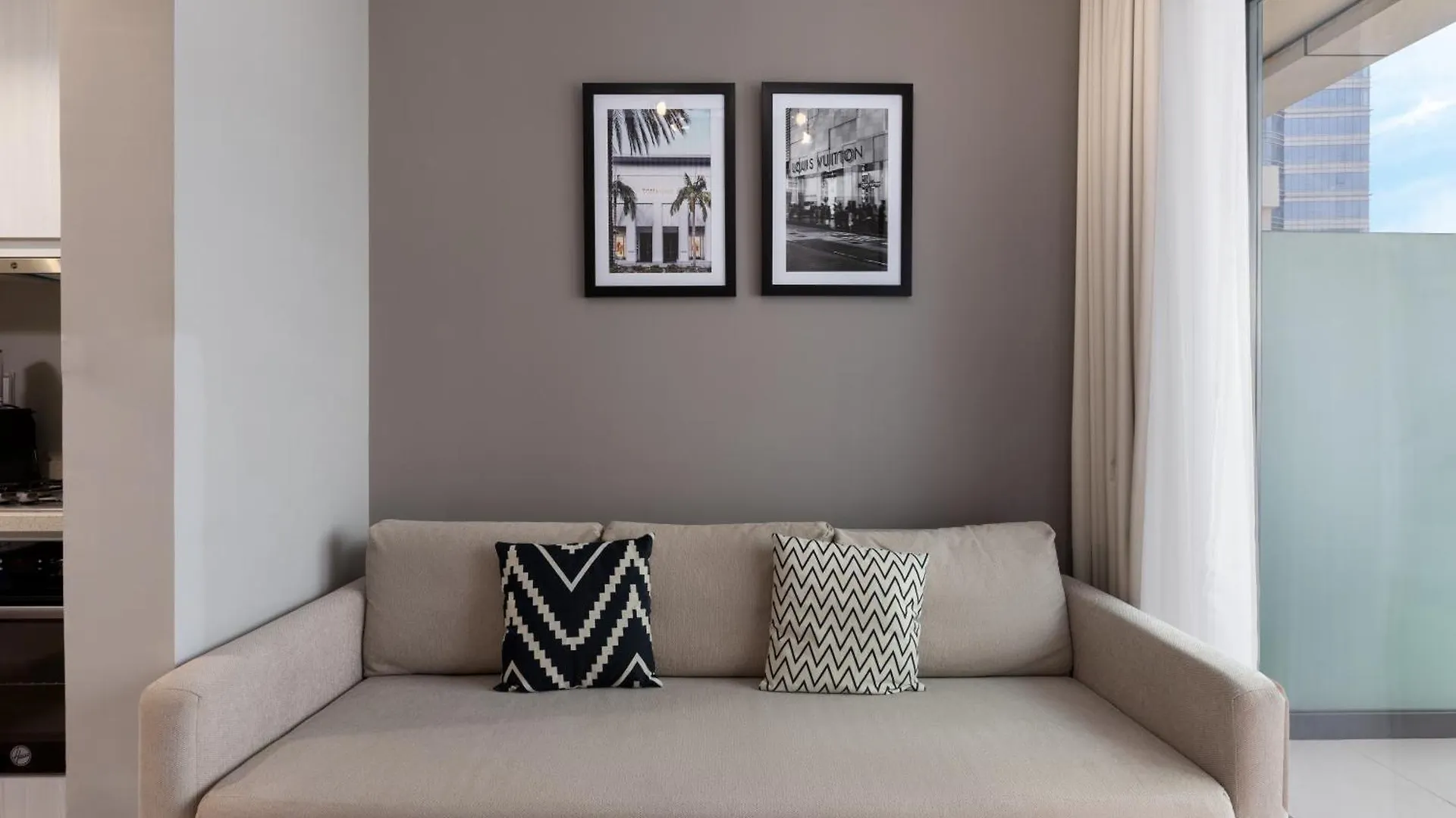 Waves - Modern Apt With Balcony & Canal View In Business Bay Ντουμπάι Ηνωμένα Αραβικά Εμιράτα