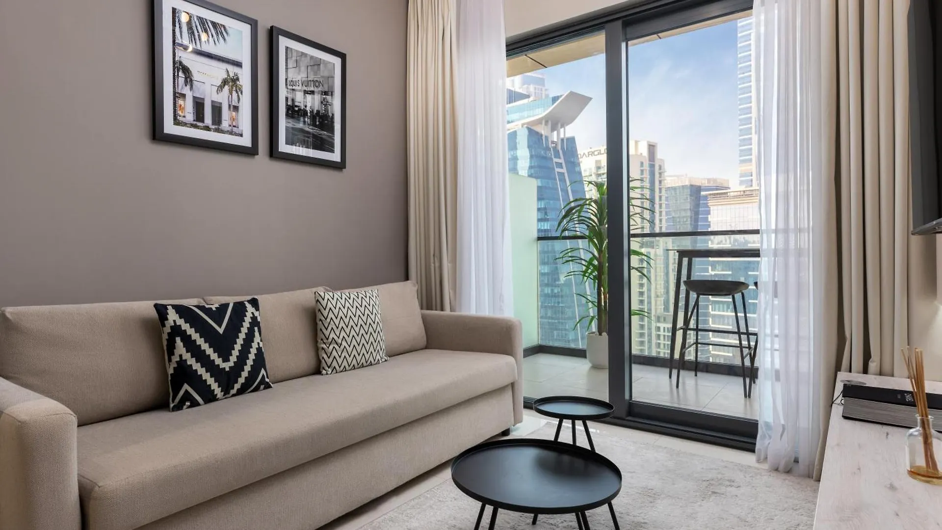 Waves - Modern Apt With Balcony & Canal View In Business Bay Dubaj 0*,